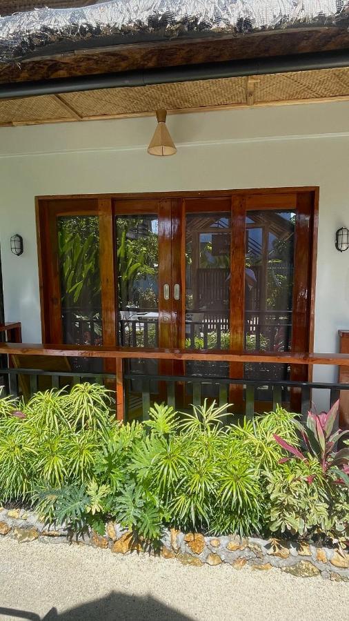Matam-Is Cafe & Homestay General Luna  Exterior photo