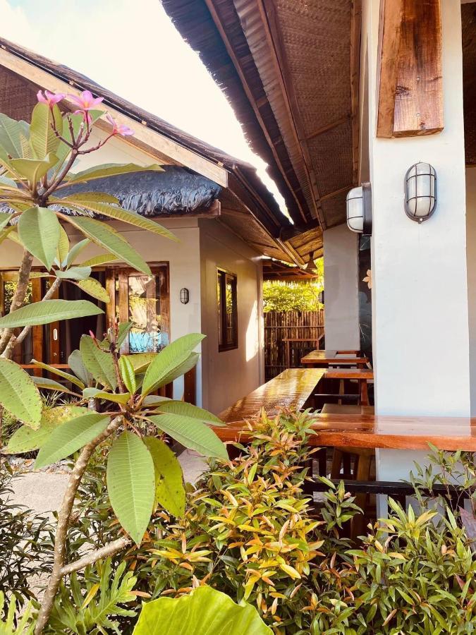 Matam-Is Cafe & Homestay General Luna  Exterior photo