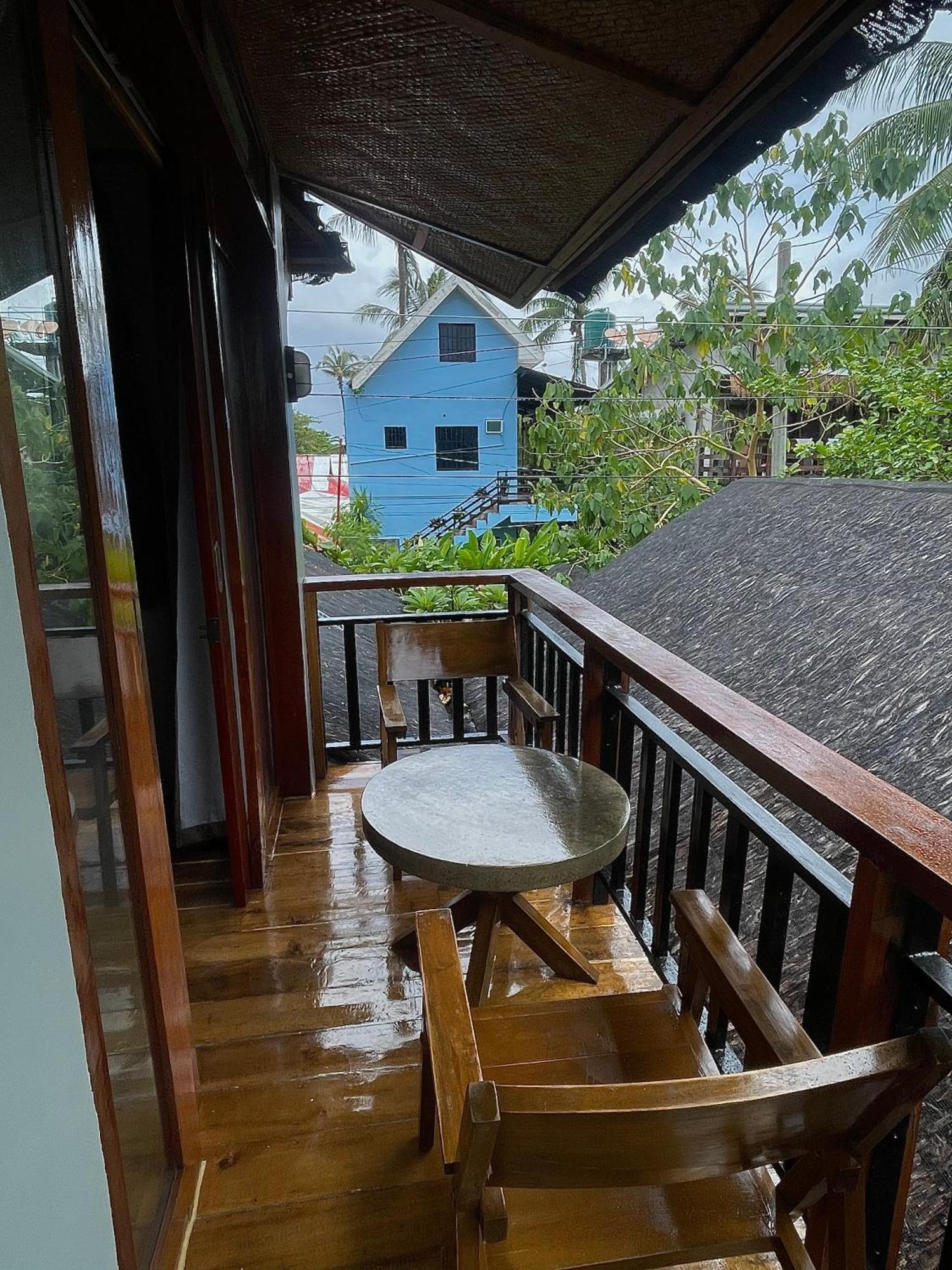 Matam-Is Cafe & Homestay General Luna  Exterior photo